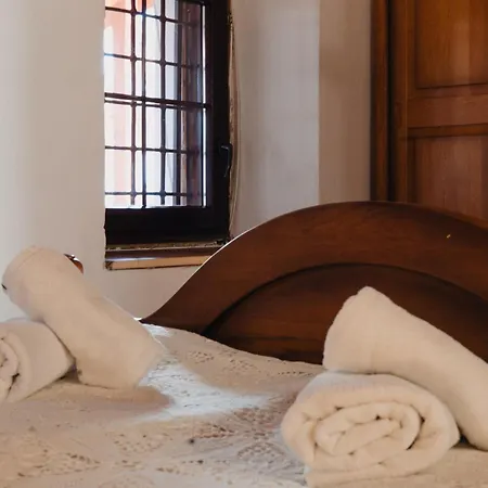 Dedo Pene Guest house 2*